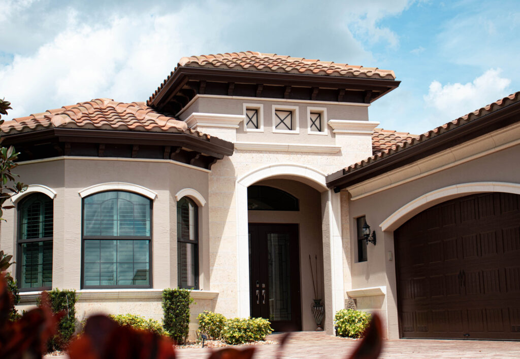 What is the best month to paint a house in Florida 1